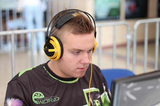 FaZe 在 IEM 科隆 2025 的 B 组下半区击败了 aurora