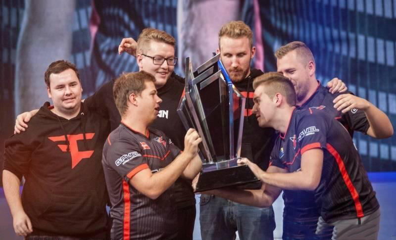 今天EDG对战FPX的第三场比赛中，EDG电子竞技俱乐部的辅助选手Meiko迎来了自己LPL生涯的第800次出场