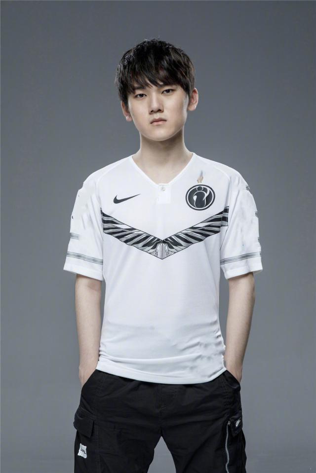 纯鱼炸弹！ vexite 得到 2.00 的评分，帮助团队