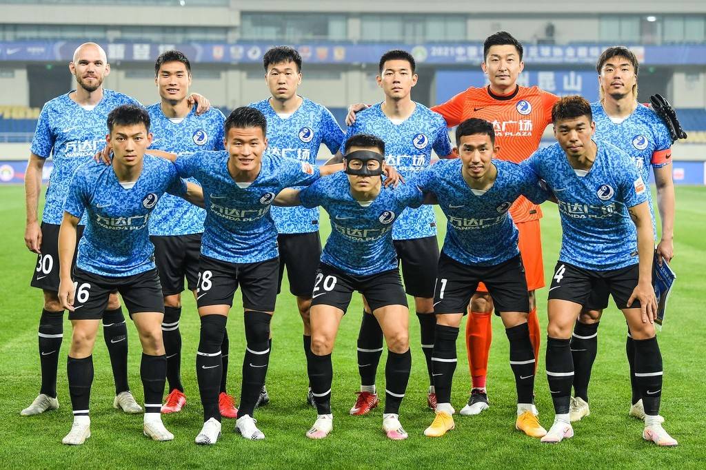 Wolves Esports 在 Omega 组中意外地取得了领先，而 XLG 在 VCT 2025： 中国第一阶段中获得了首场胜利。